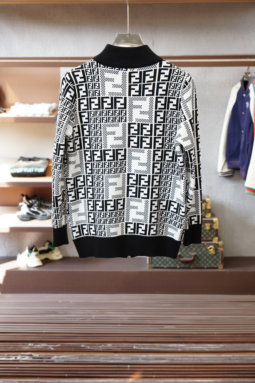 Fendi芬迪-💞🪷💞2025秋冬经典格子开衫毛衣外套🪷优质羊毛，😘简约而不简单。💞休闲连帽款式，日常搭