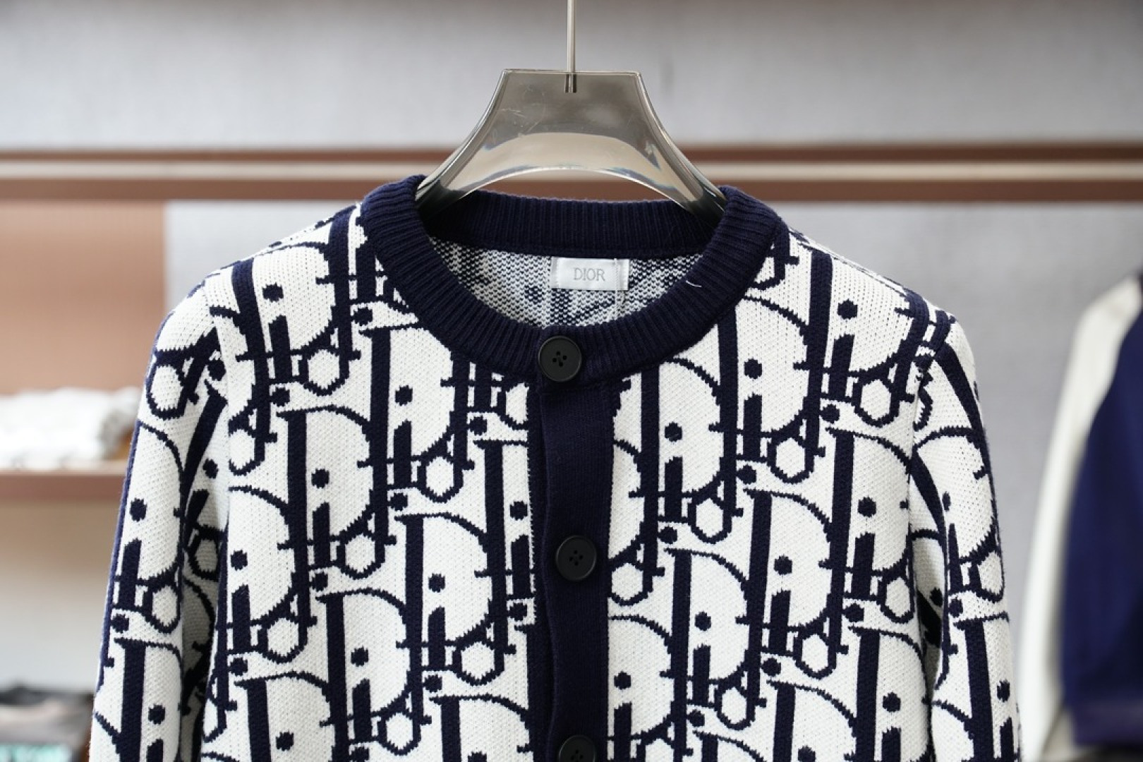 Dior迪奥-💞🪷💞2025秋冬经典格子开衫毛衣外套🪷优质羊毛，😘简约而不简单。💞休闲连帽款式，日常搭配