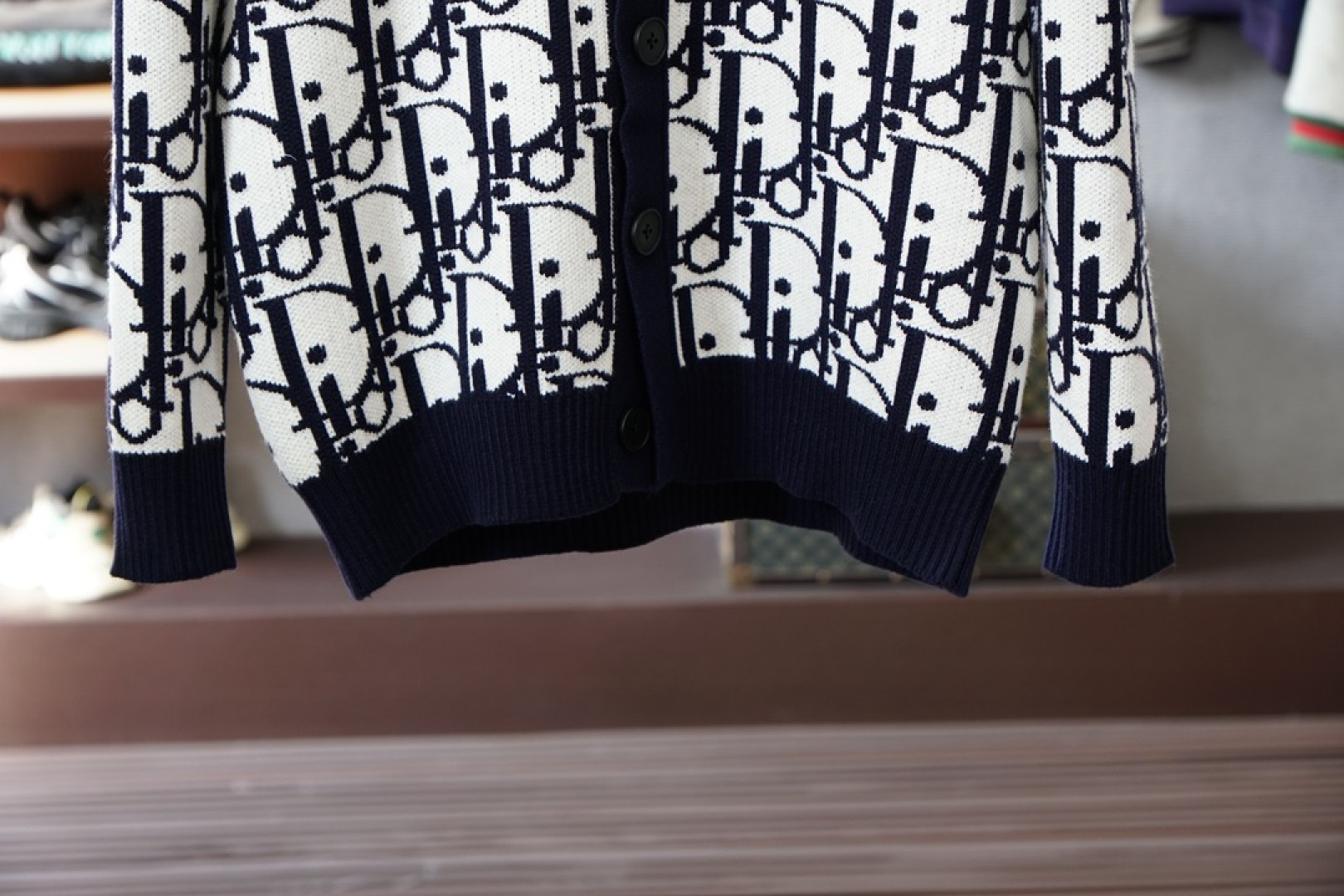 Dior迪奥-💞🪷💞2025秋冬经典格子开衫毛衣外套🪷优质羊毛，😘简约而不简单。💞休闲连帽款式，日常搭配