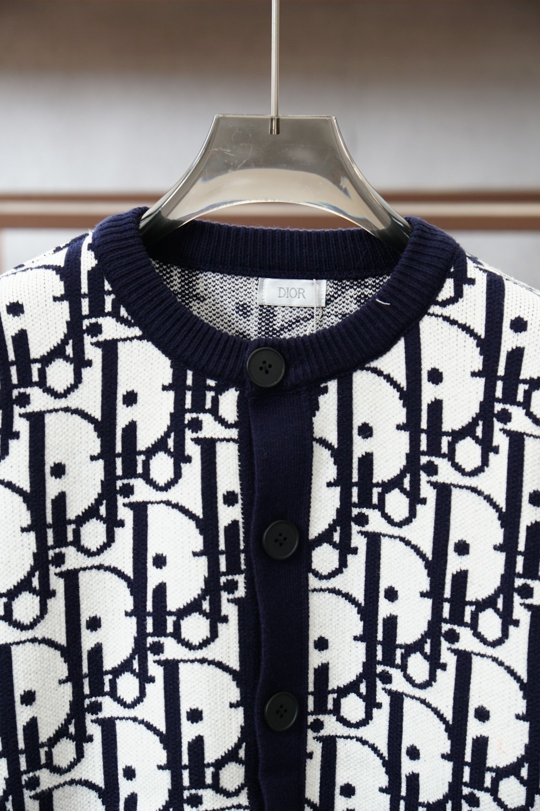 Dior迪奥-💞🪷💞2025秋冬经典格子开衫毛衣外套🪷优质羊毛，😘简约而不简单。💞休闲连帽款式，日常搭配