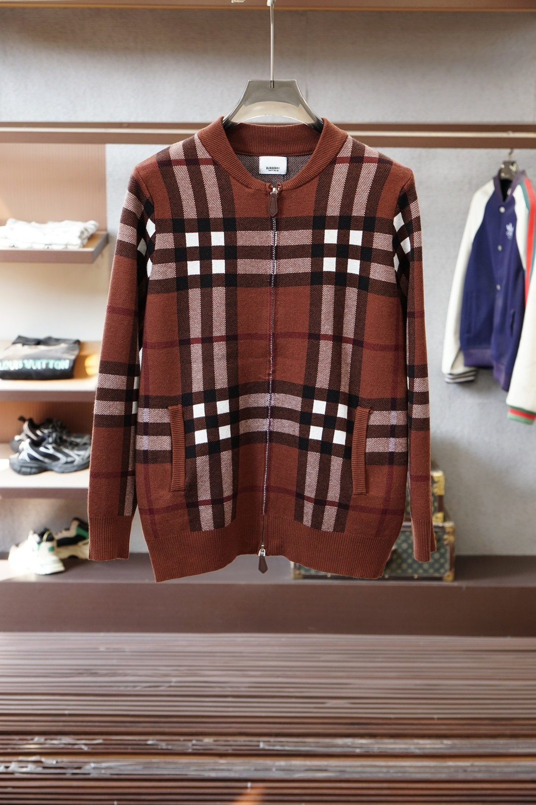 BBR巴宝莉/💞🪷💞2025秋冬经典格子开衫毛衣外套🪷优质羊毛，😘简约而不简单。💞休闲连帽款式，日常搭配