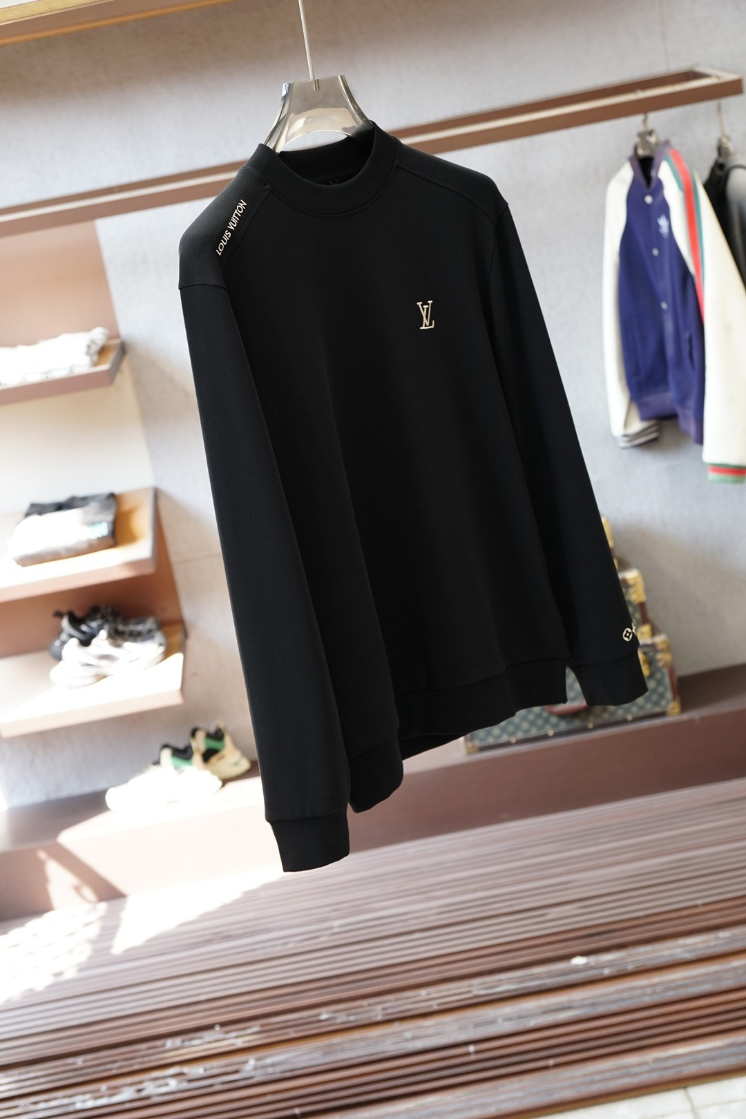 LV/路易威登-2025秋冬系列上新男士时尚休闲打底衫长袖T恤，精选进口双面丝光棉面料，胸前精致logo