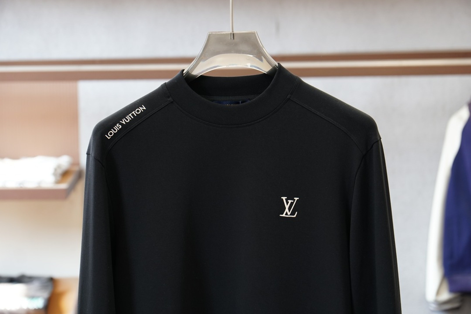 LV/路易威登-2025秋冬系列上新男士时尚休闲打底衫长袖T恤，精选进口双面丝光棉面料，胸前精致logo