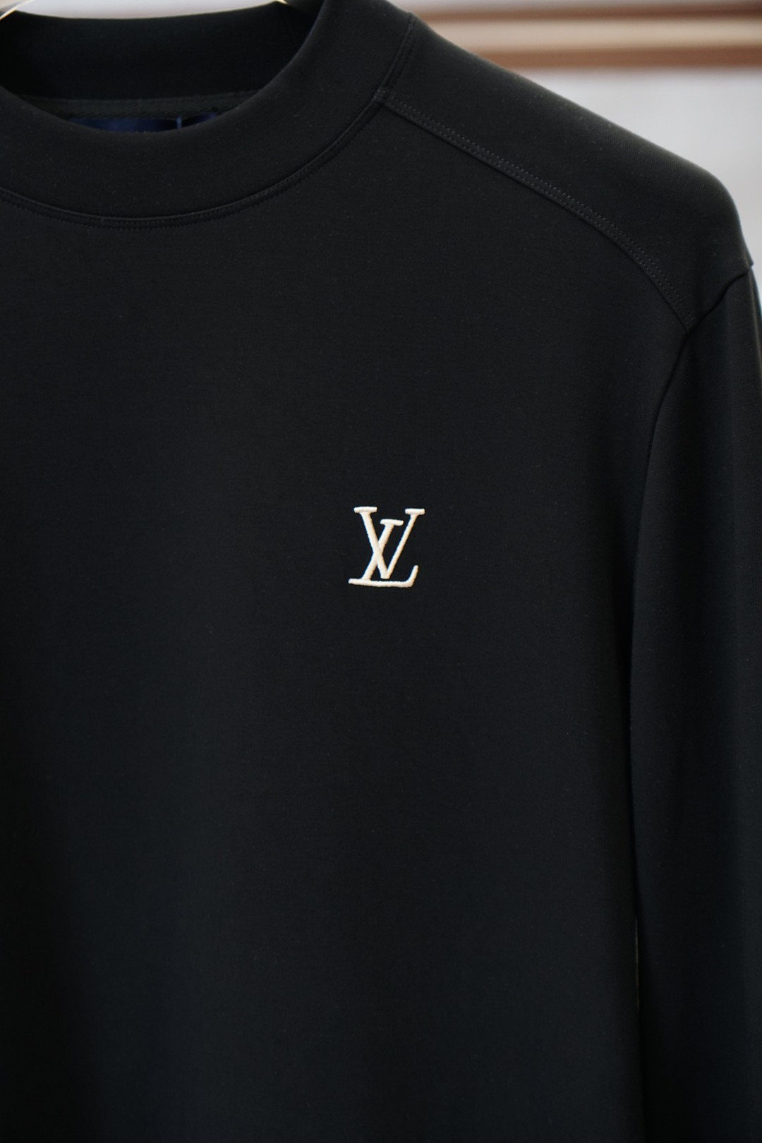 LV/路易威登-2025秋冬系列上新男士时尚休闲打底衫长袖T恤，精选进口双面丝光棉面料，胸前精致logo