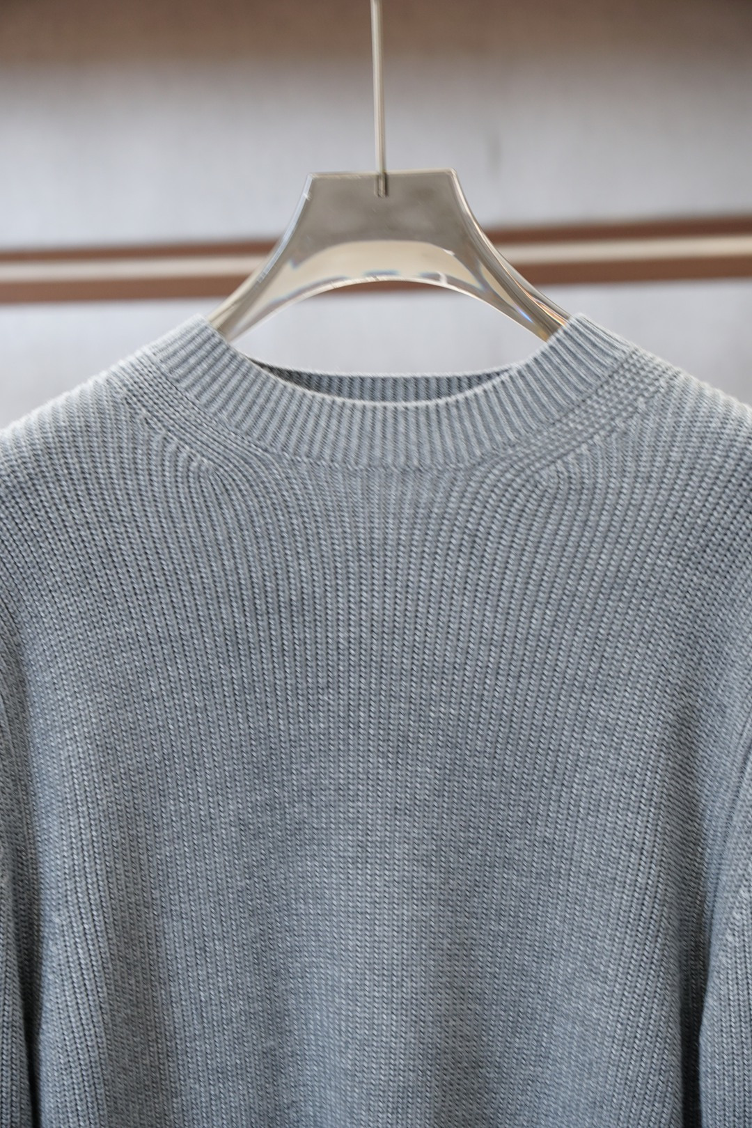 Moncler 浮雕编织徽标毛衣🔥定织雕纹羊毛肌理料 柔软细腻 舒适贴肤 以高饱和度的颜色切开冬日的沉闷