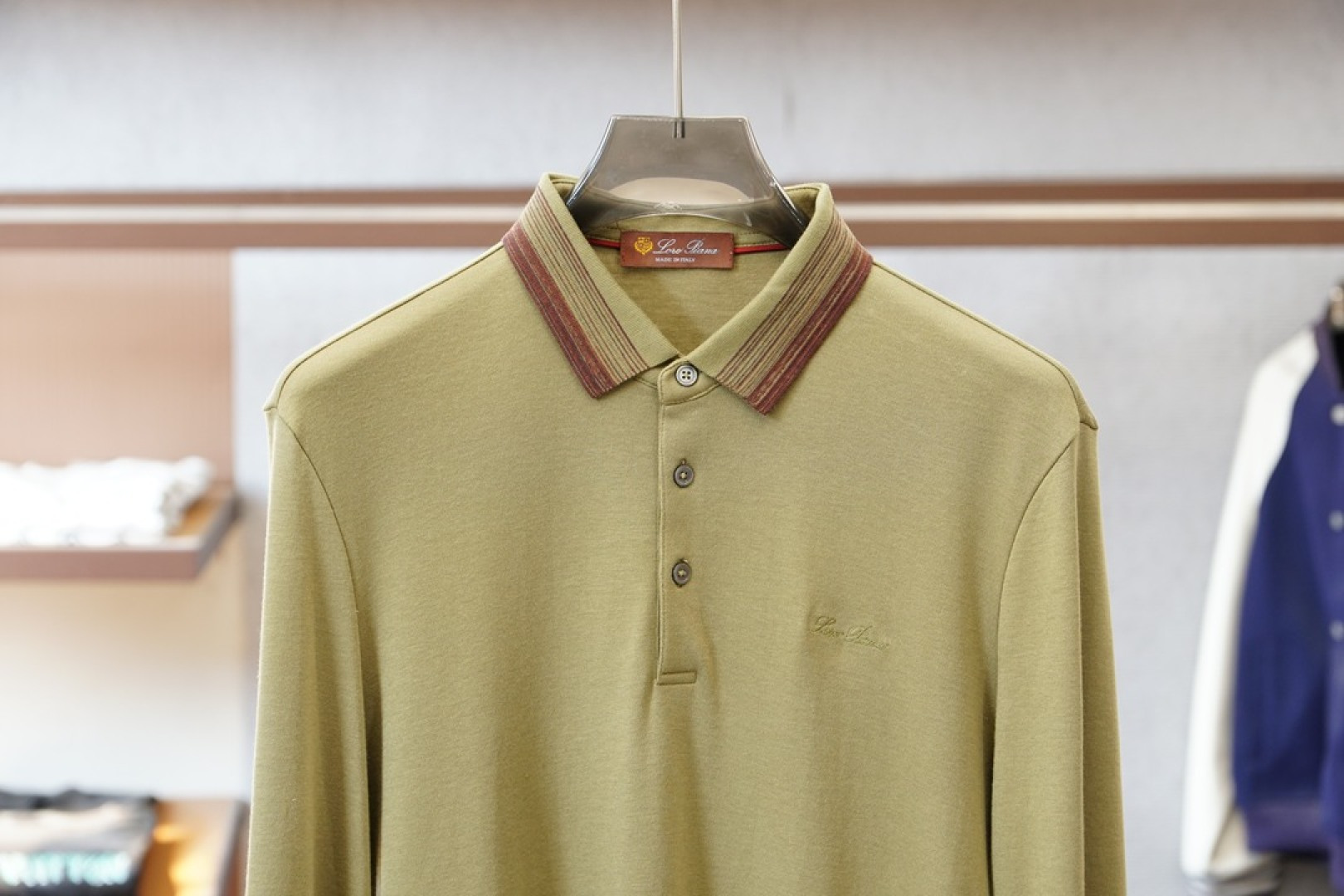 lp🆕2025秋冬最翻领长袖T恤，传统POLO领设计，简单大方，轻商务风格，衣领典雅条纹设计，搭配胸前标