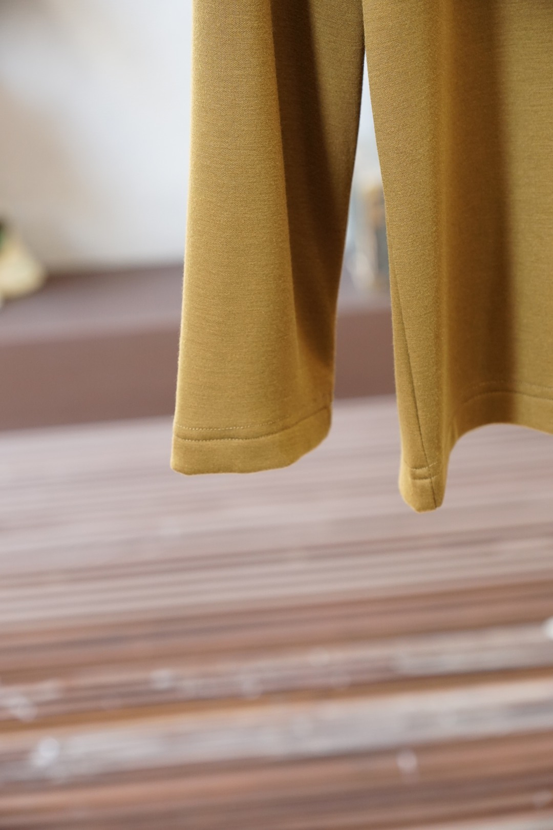 lp🆕，2025秋冬最新橡胶字母徽标男士加绒圆领长袖T恤，可做打底衫保暖内衣穿着，胸前极具代表性的字母L