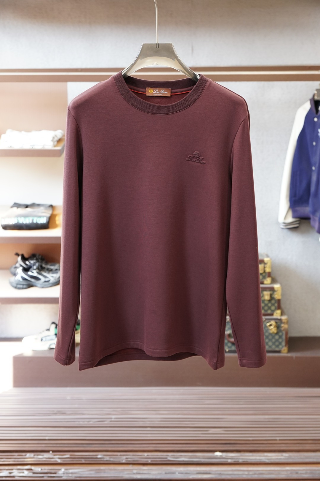 lp🆕，2025秋冬最新橡胶字母徽标男士加绒圆领长袖T恤，可做打底衫保暖内衣穿着，胸前极具代表性的字母L