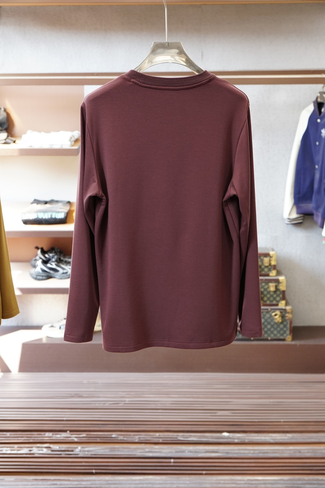 lp🆕，2025秋冬最新橡胶字母徽标男士加绒圆领长袖T恤，可做打底衫保暖内衣穿着，胸前极具代表性的字母L