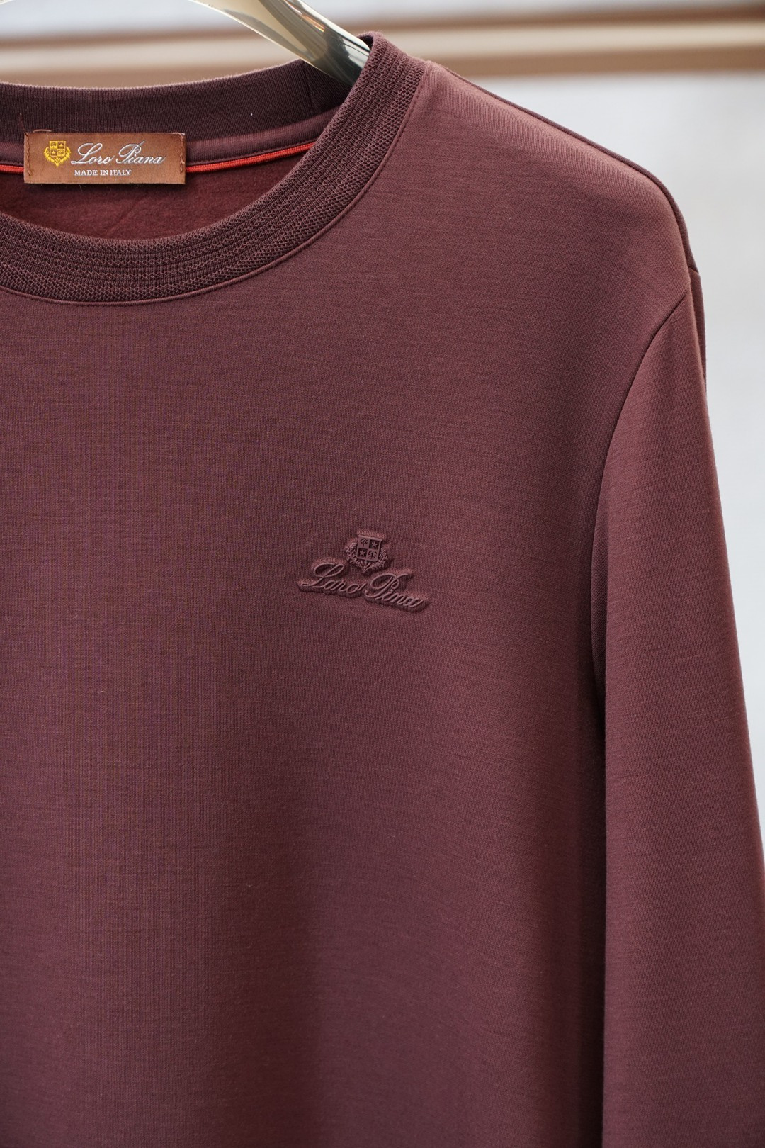 lp🆕，2025秋冬最新橡胶字母徽标男士加绒圆领长袖T恤，可做打底衫保暖内衣穿着，胸前极具代表性的字母L