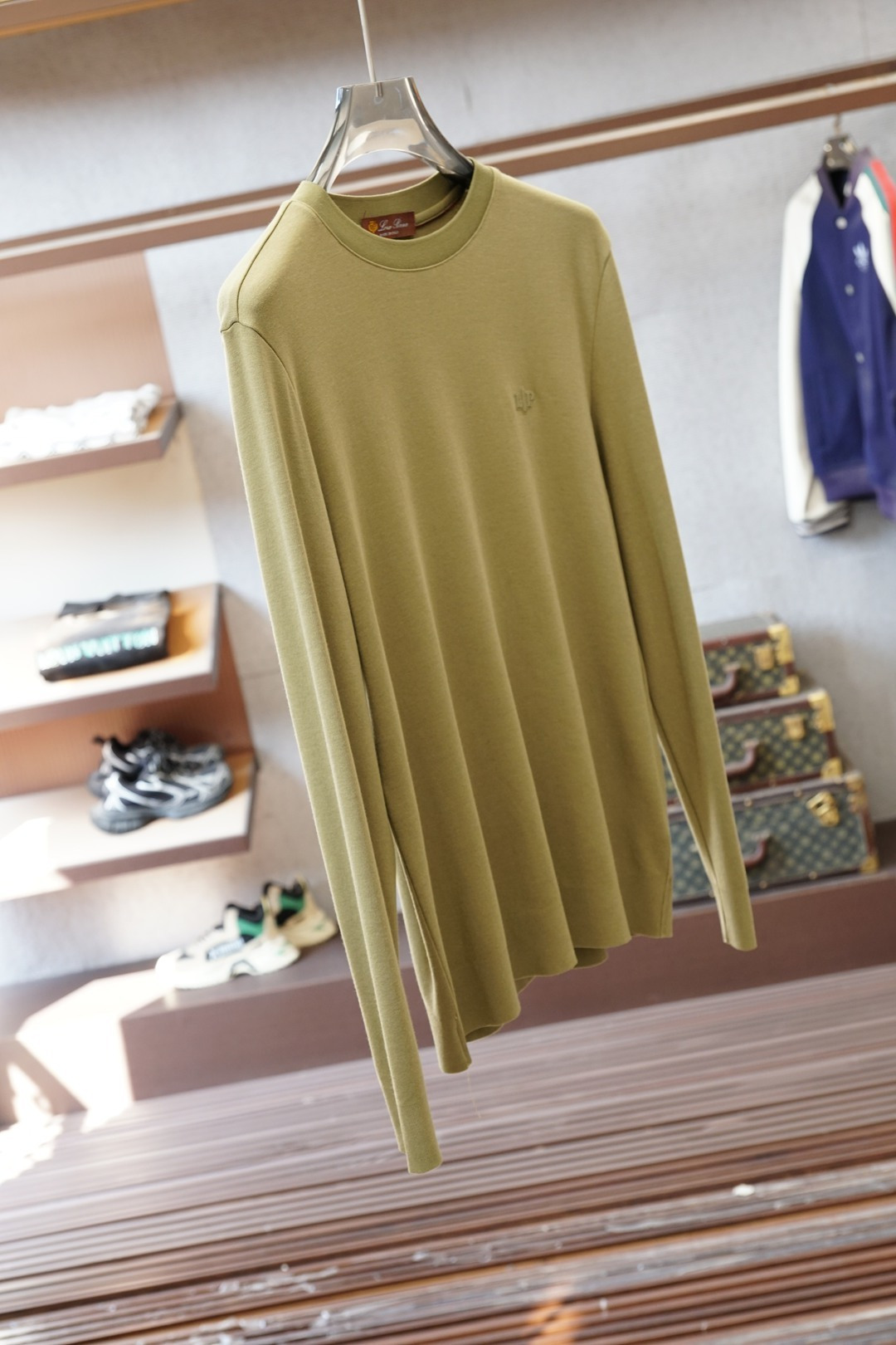 lp🆕2025秋冬最新字母徽标男士圆领长袖T恤，传统圆领套头款式，简单大方，胸前标志性lp🆕橡胶徽标，与