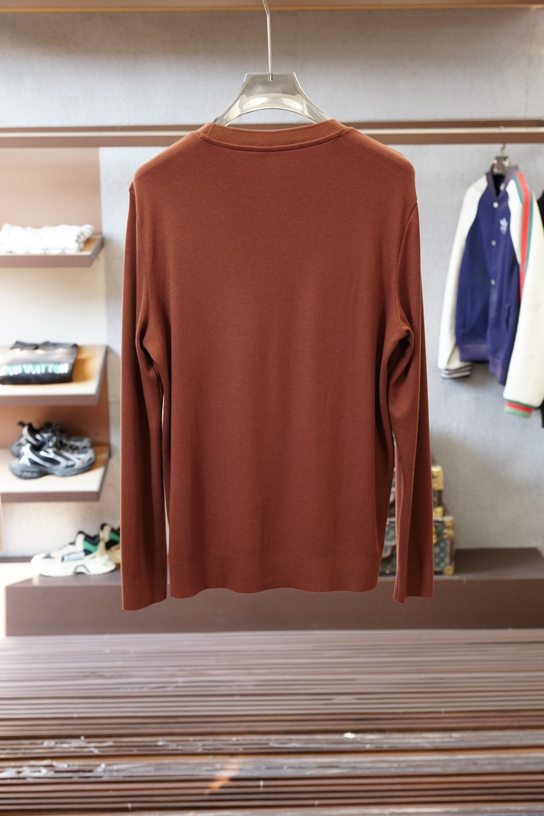 lp🆕2025秋冬最新字母徽标男士圆领长袖T恤，传统圆领套头款式，简单大方，胸前标志性lp🆕橡胶徽标，与