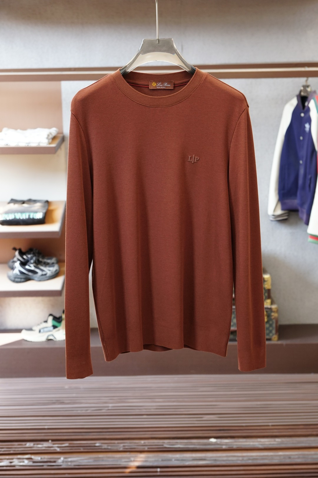lp🆕2025秋冬最新字母徽标男士圆领长袖T恤，传统圆领套头款式，简单大方，胸前标志性lp🆕橡胶徽标，与
