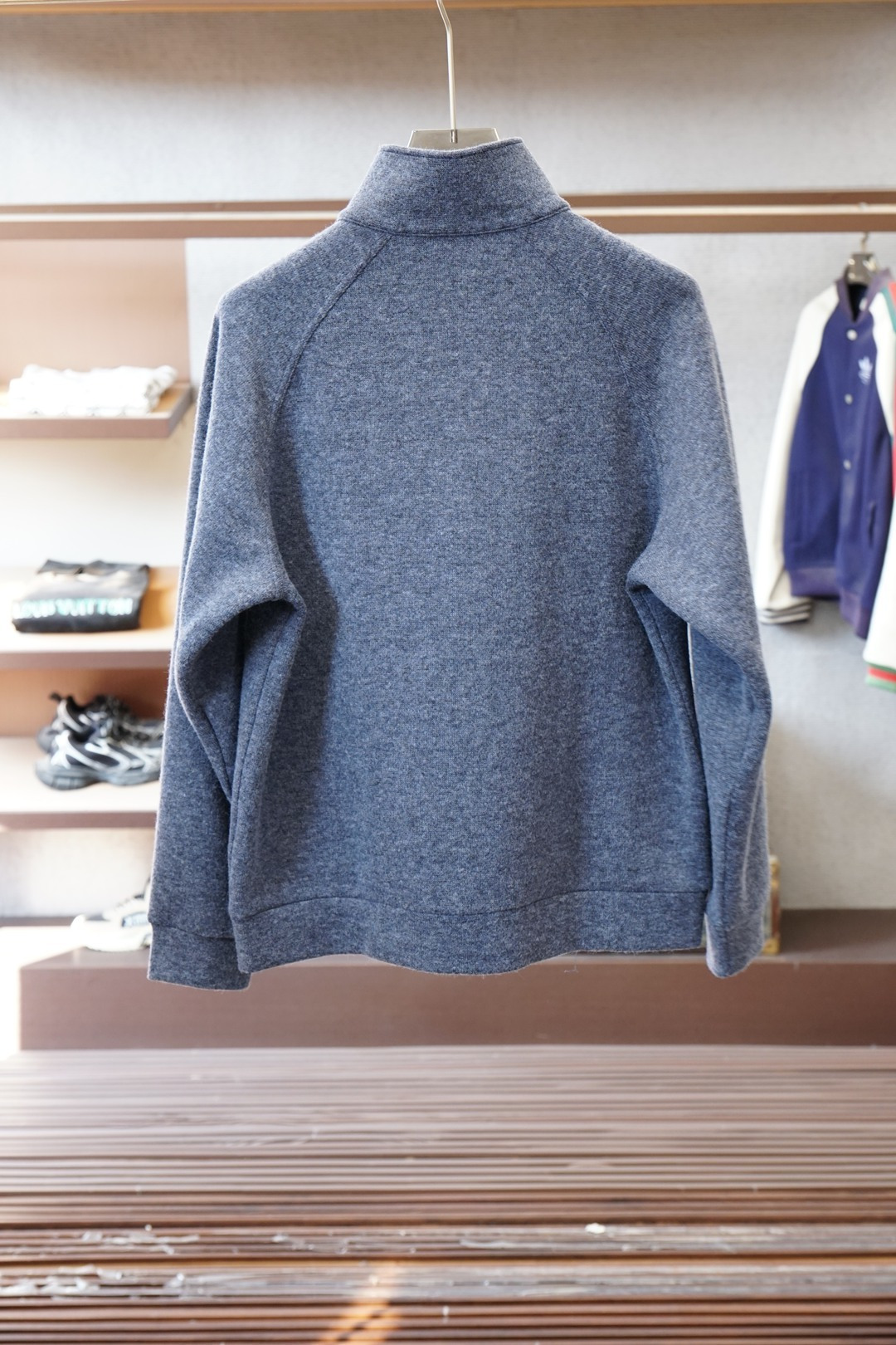 Hermes爱马仕2025秋冬最新H皮标男士全拉链毛衣外套，时尚插肩袖宽松版型，全拉链开身，清爽干练的立