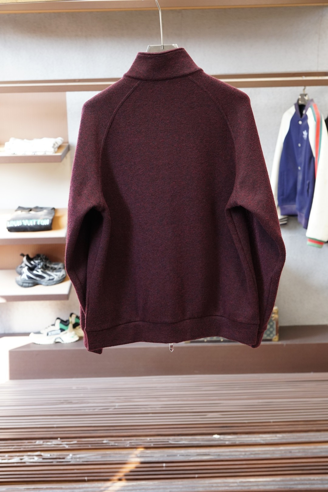 Hermes爱马仕2025秋冬最新H皮标男士全拉链毛衣外套，时尚插肩袖宽松版型，全拉链开身，清爽干练的立