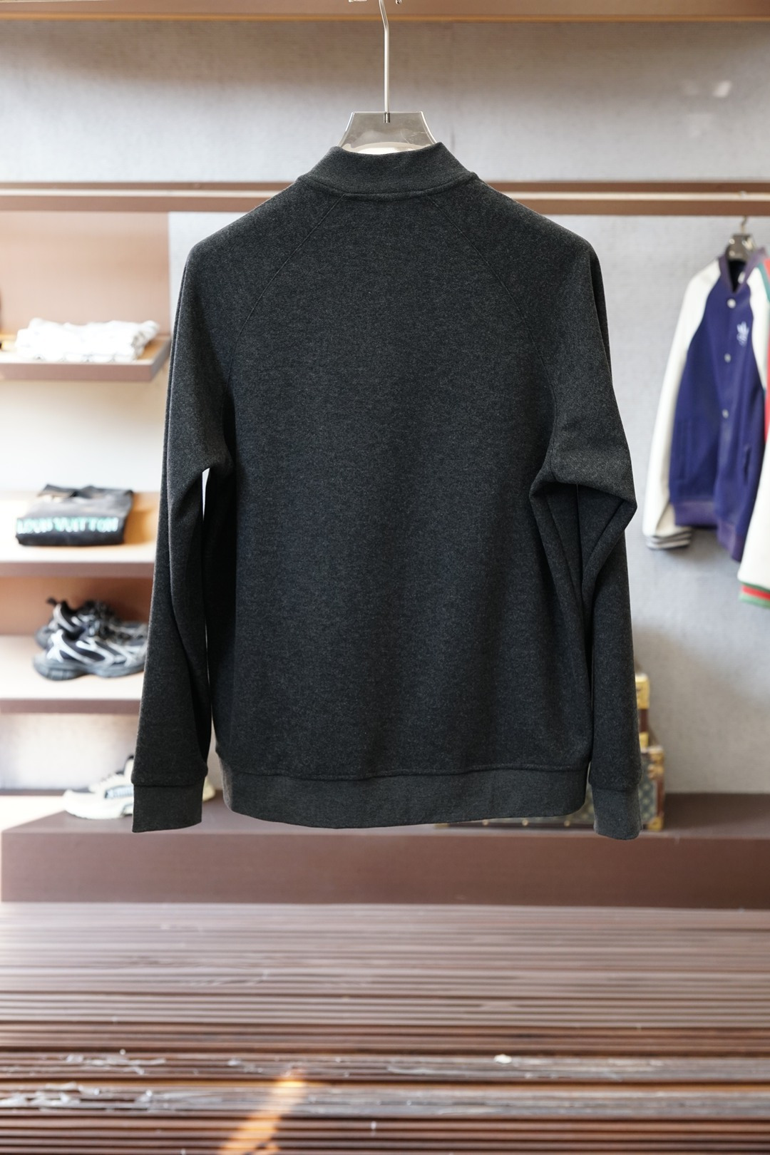 Hermes爱马仕/2025秋冬最新棒球领外套，上衣简约棒球领设计，利落有型，轻松塑造干练气质，胸前极具