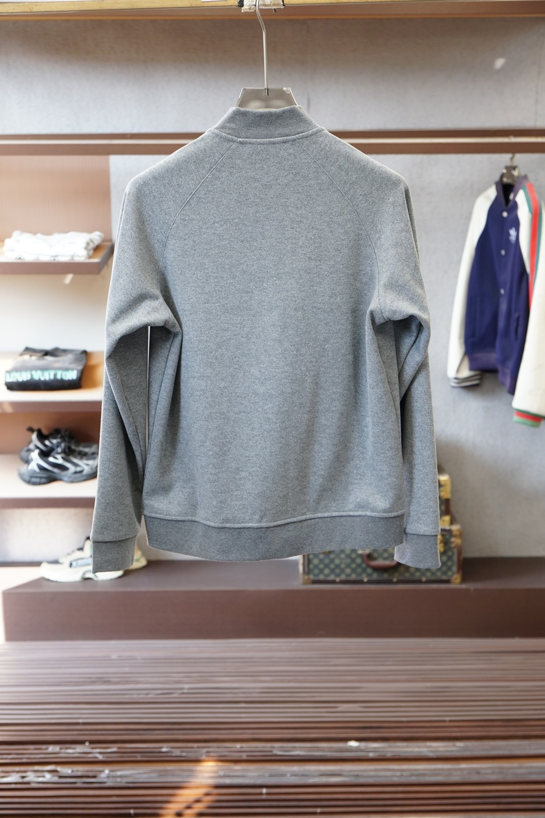 Hermes爱马仕/2025秋冬最新棒球领外套，上衣简约棒球领设计，利落有型，轻松塑造干练气质，胸前极具