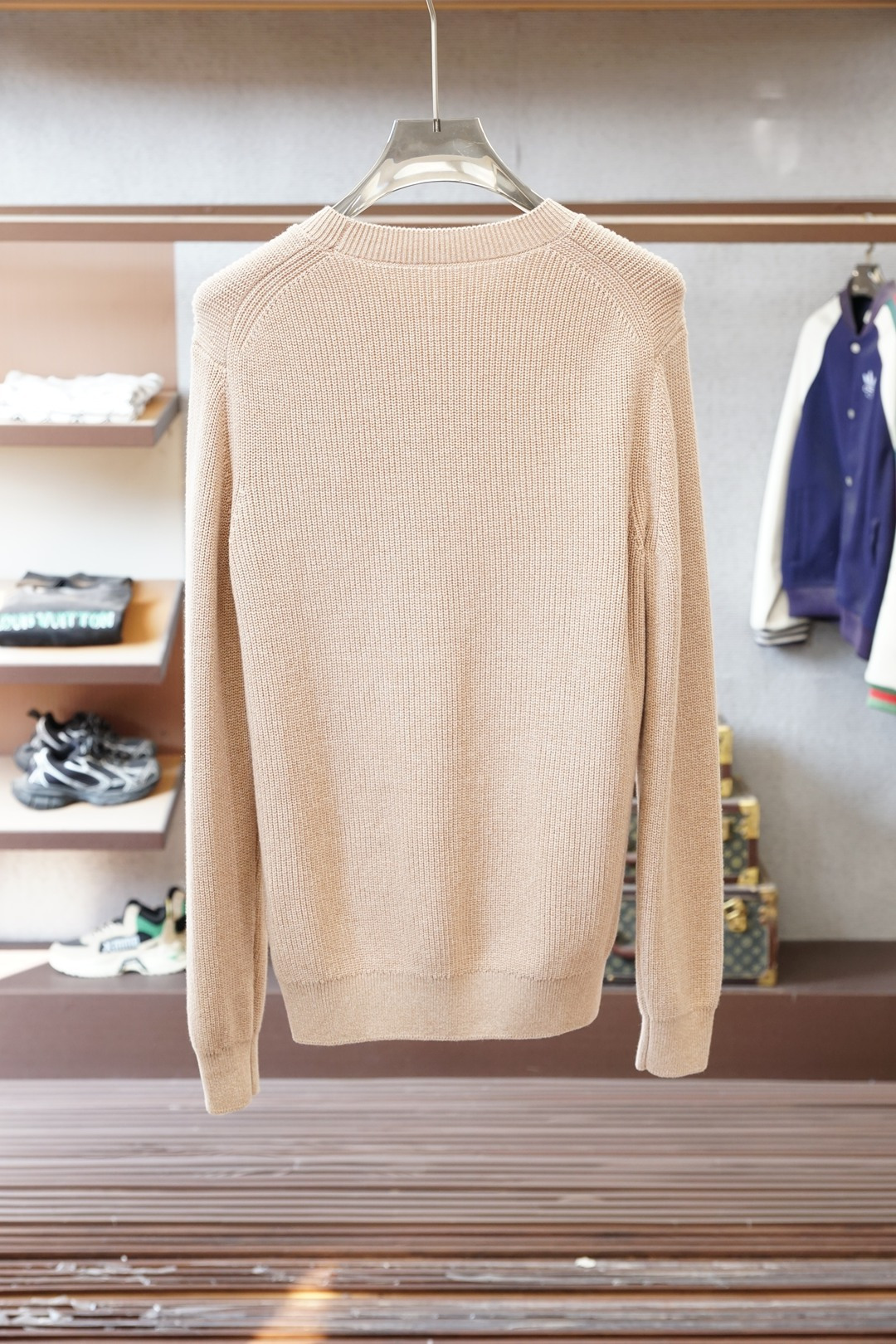 25秋冬新款 BC男士圆领毛衣，羊毛混纺面料 高品质天然纤维加倍呵护肌肤。整件衣服手感细腻 软糯 绵柔 