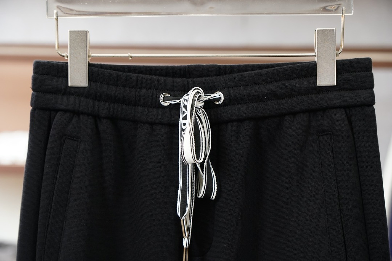 Prada普拉达/25秋冬 🌟🌟男士精品休闲裤.意大利🇮🇹进口面料，🩷🩷最新款上身版型无敌正!绝对可以闭