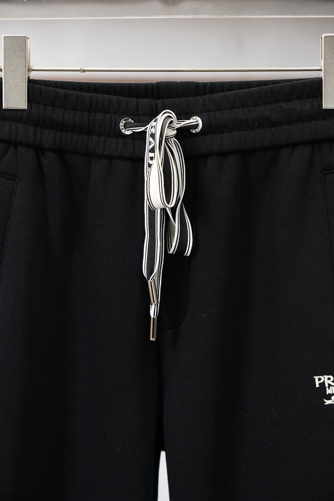 Prada普拉达/25秋冬 🌟🌟男士精品休闲裤.意大利🇮🇹进口面料，🩷🩷最新款上身版型无敌正!绝对可以闭