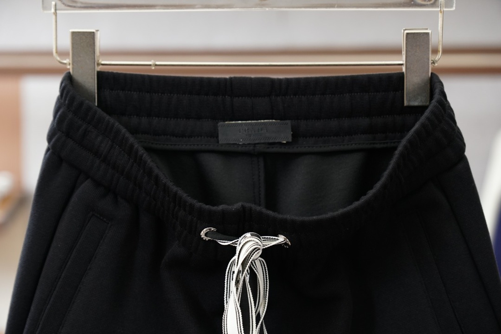 Prada普拉达/25秋冬 🌟🌟男士精品休闲裤.意大利🇮🇹进口面料，🩷🩷最新款上身版型无敌正!绝对可以闭