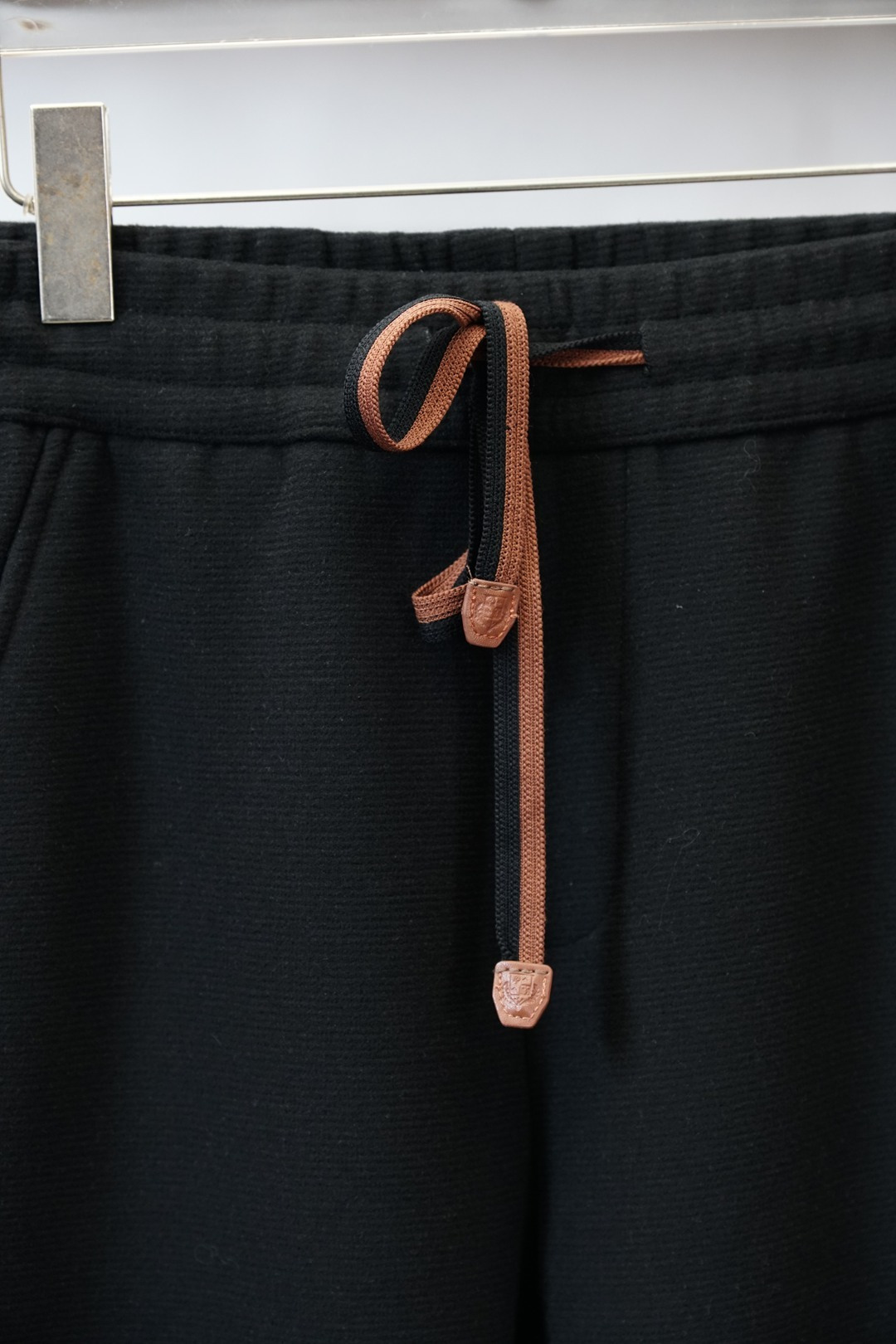 lp🆕-2025冬款加厚新款休闲裤!官网同步发售。品牌经典logo休闲裤，定制加厚羊毛莫代尔面料，舒适度