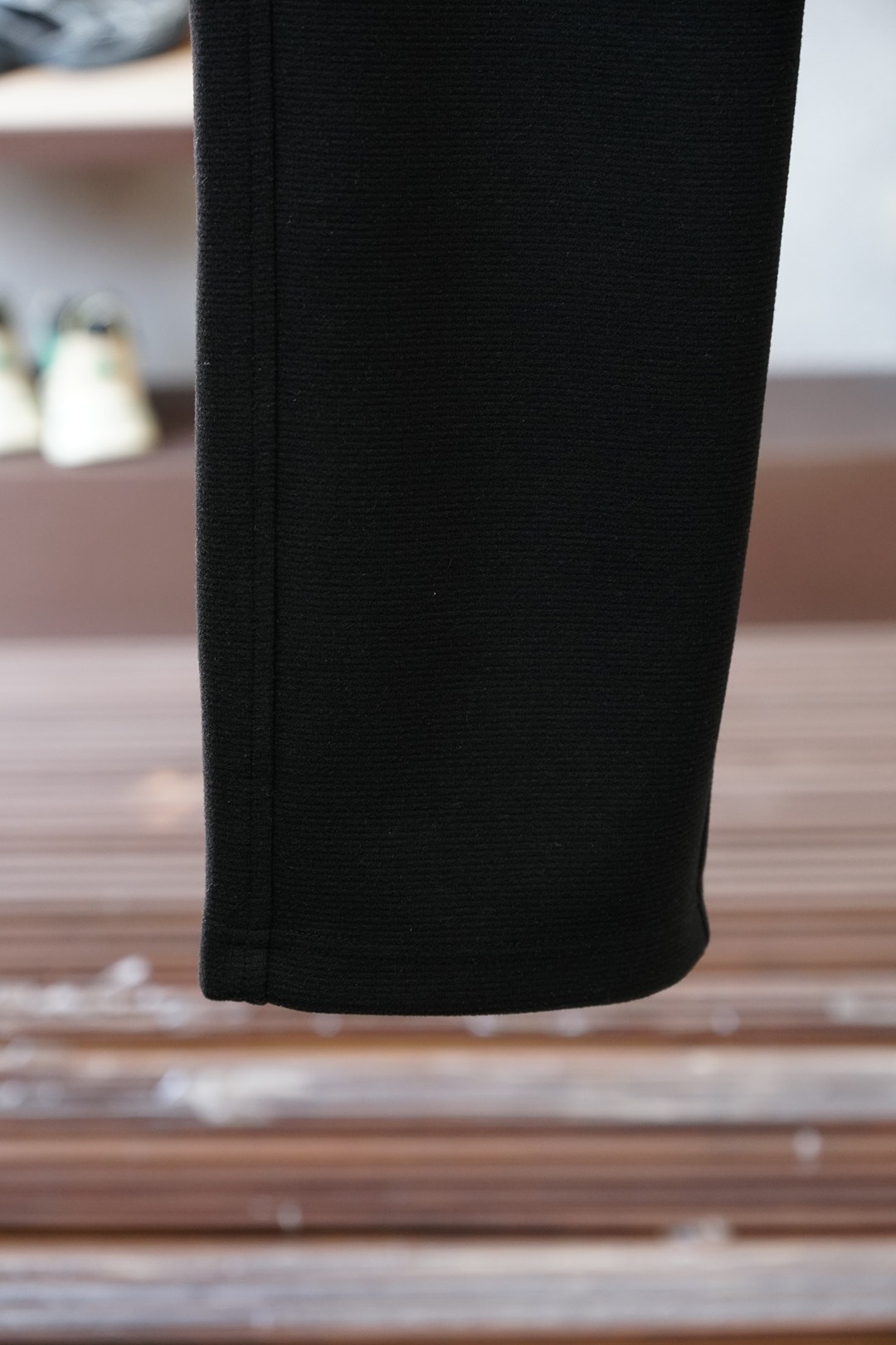 lp🆕-2025冬款加厚新款休闲裤!官网同步发售。品牌经典logo休闲裤，定制加厚羊毛莫代尔面料，舒适度