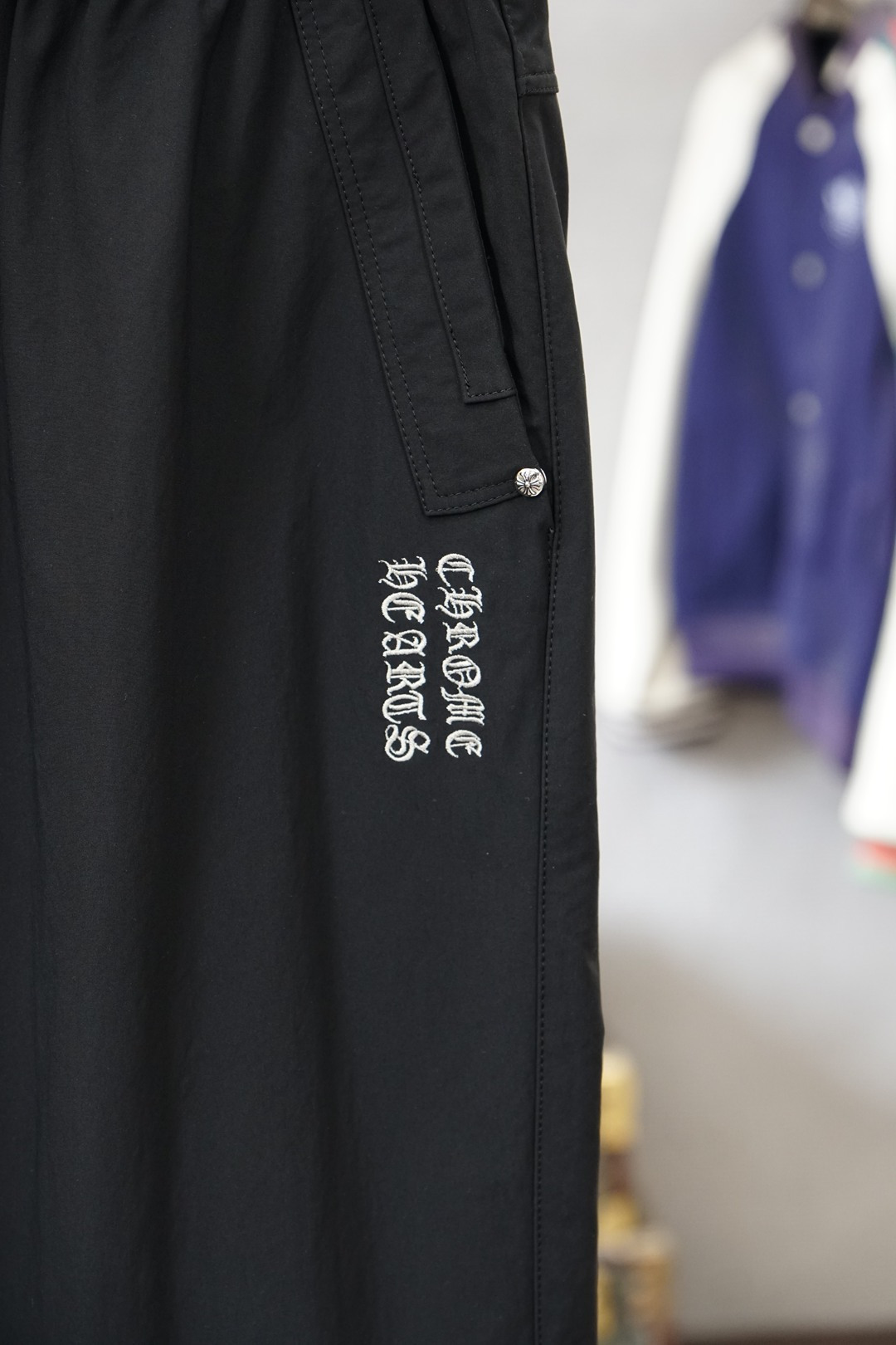 克罗心-2025 秋冬男士休闲裤🔥加厚棉面料休闲裤，最新款上身版型无敌正！🥯🥯绝对可以闭眼收的一款此款裤