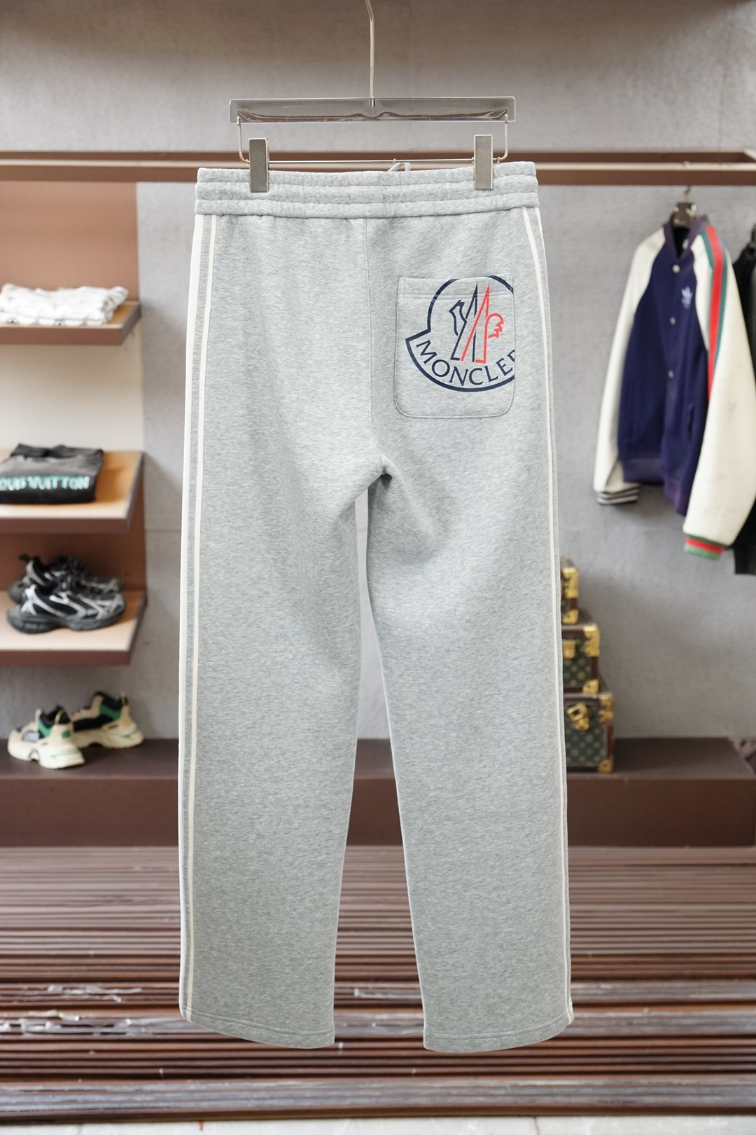 蒙口-2025 秋冬男士休闲裤🔥加厚棉面料休闲裤，最新款上身版型无敌正！🥯🥯绝对可以闭眼收的一款此款裤子