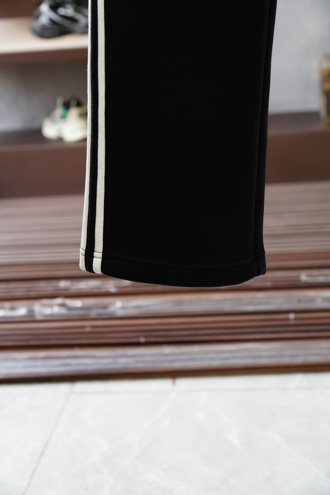 蒙口-2025 秋冬男士休闲裤🔥加厚棉面料休闲裤，最新款上身版型无敌正！🥯🥯绝对可以闭眼收的一款此款裤子