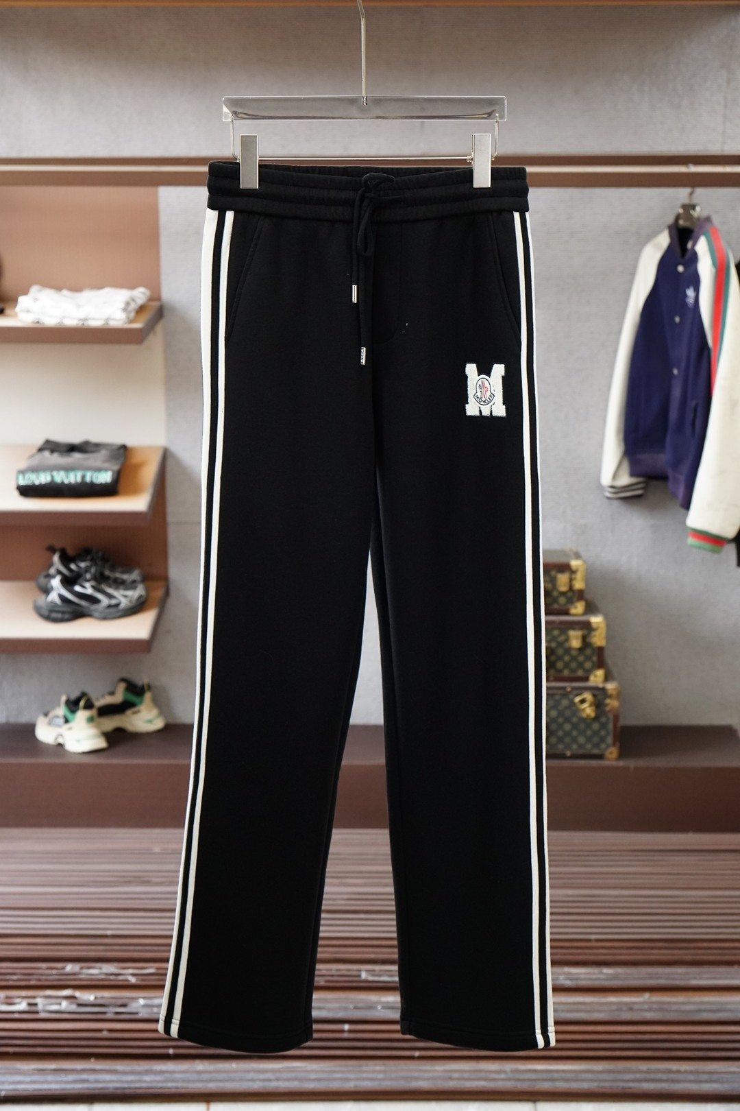 蒙口-2025 秋冬男士休闲裤🔥加厚棉面料休闲裤，最新款上身版型无敌正！🥯🥯绝对可以闭眼收的一款此款裤子