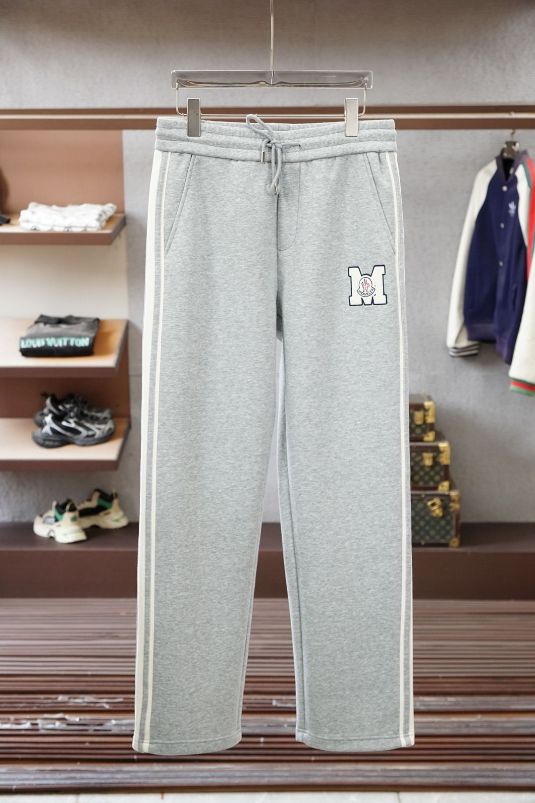 蒙口-2025 秋冬男士休闲裤🔥加厚棉面料休闲裤，最新款上身版型无敌正！🥯🥯绝对可以闭眼收的一款此款裤子