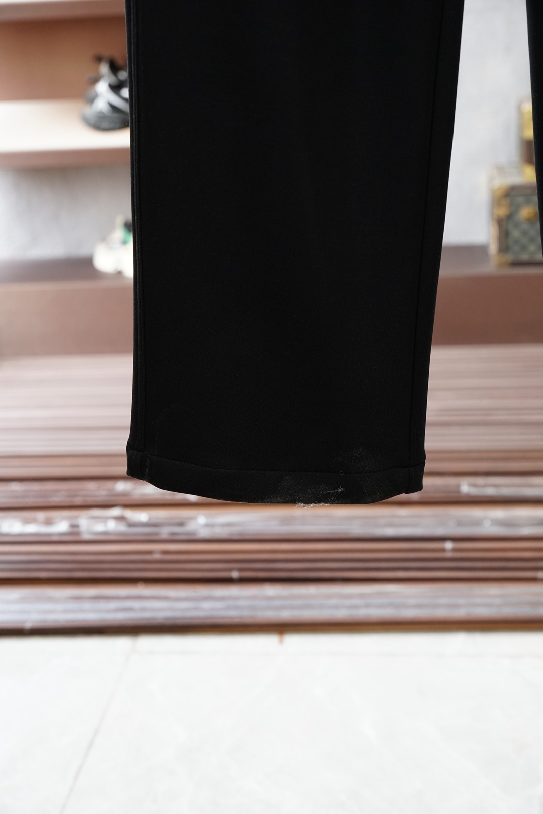 LV 路易威登-2025 秋冬男士休闲裤🔥加厚棉面料休闲裤，最新款上身版型无敌正！🥯🥯绝对可以闭眼收的一