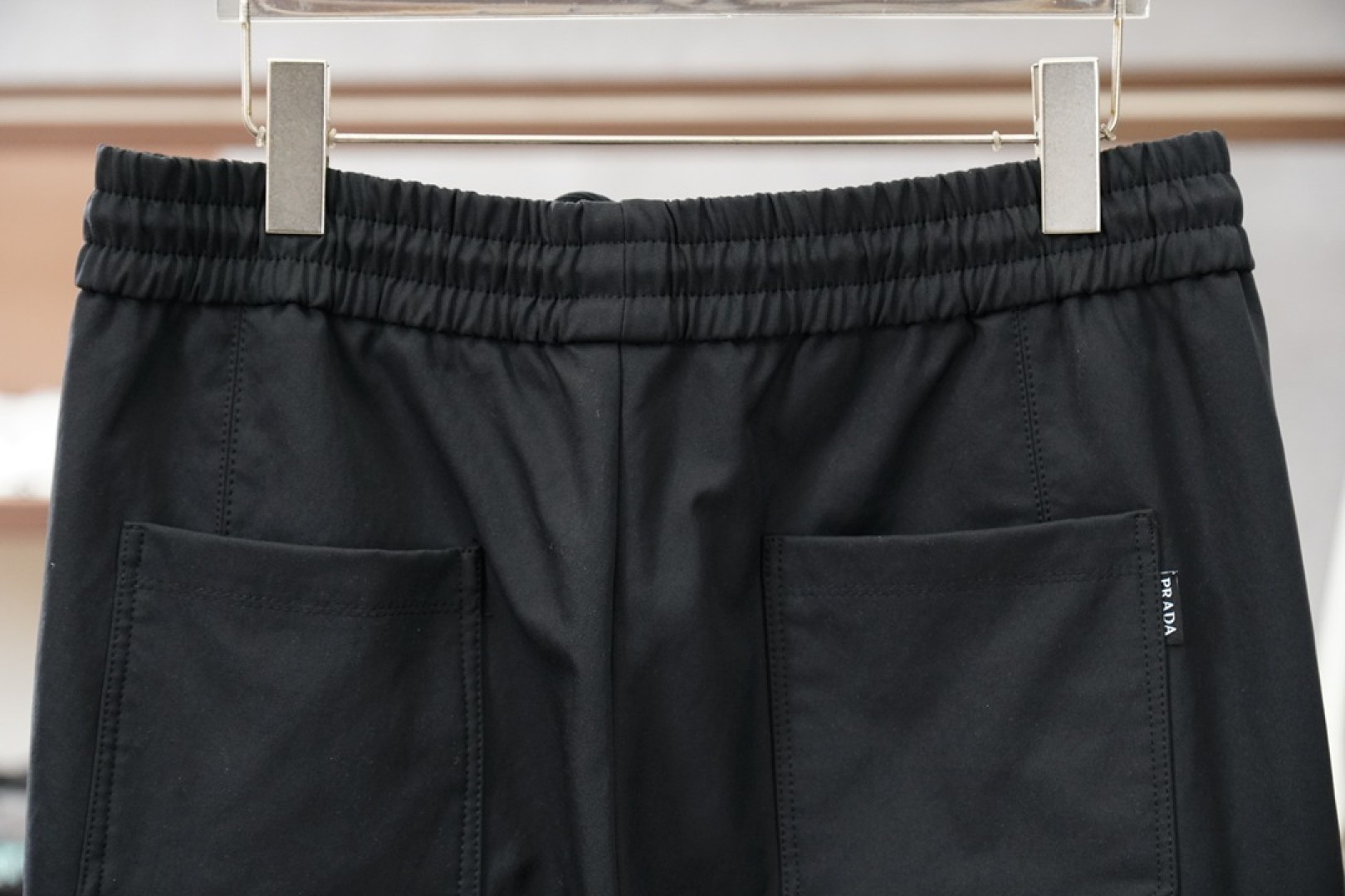 Prada普拉达-2025 秋冬男士休闲裤🔥加厚棉面料休闲裤，最新款上身版型无敌正！🥯🥯绝对可以闭眼收的