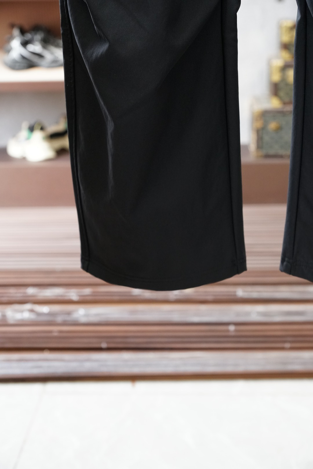 Prada普拉达-2025 秋冬男士休闲裤🔥加厚棉面料休闲裤，最新款上身版型无敌正！🥯🥯绝对可以闭眼收的