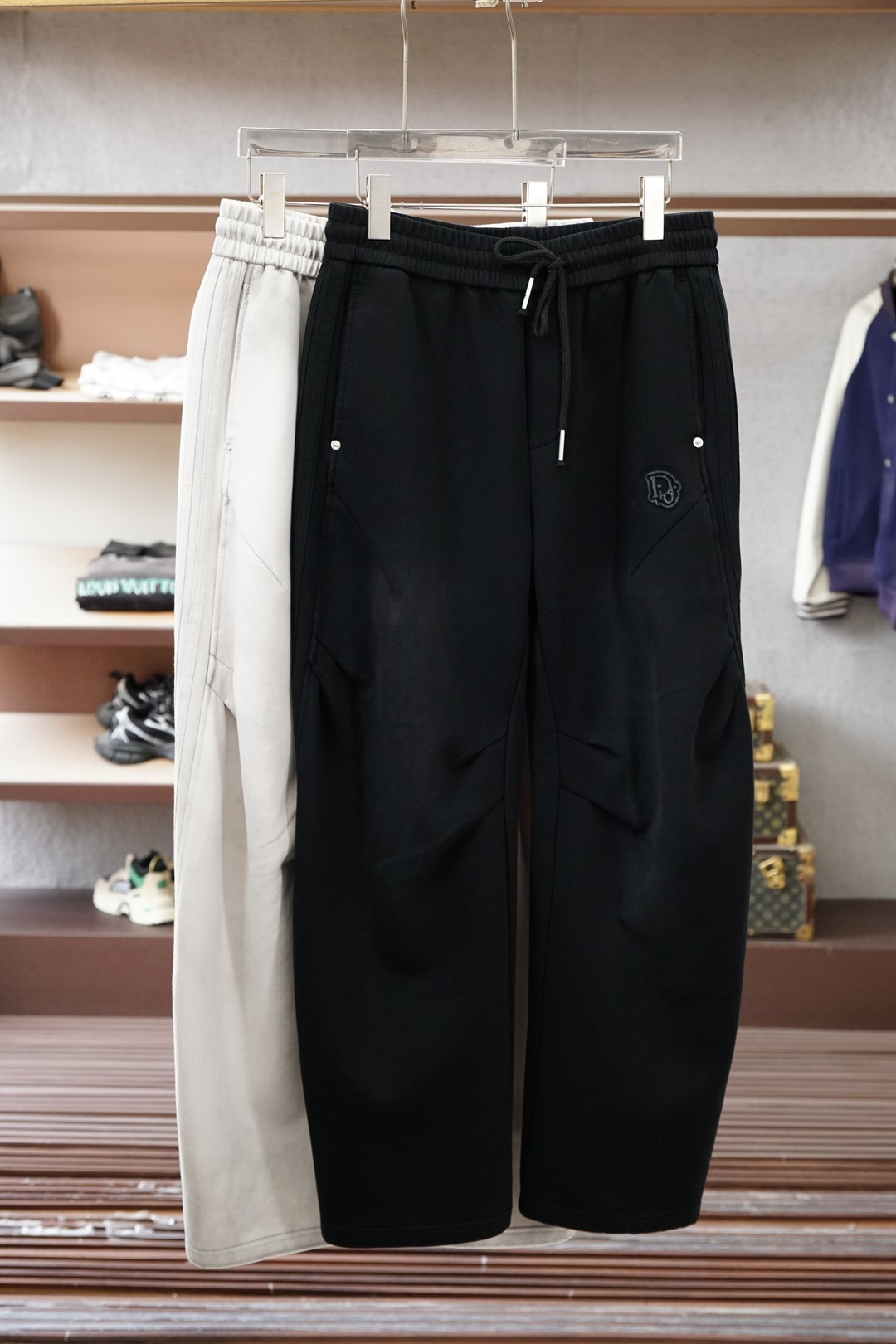 Dior迪奥_2025 秋冬男士休闲裤🔥加厚棉面料休闲裤，最新款上身版型无敌正！🥯🥯绝对可以闭眼收的一款