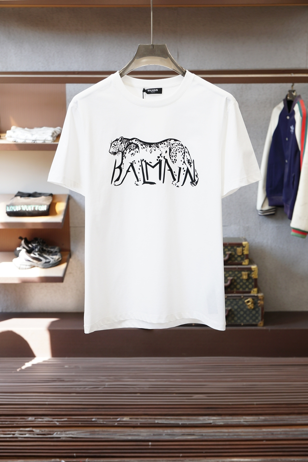 巴尔曼Balmain.🏆☀️🍻👾SS26春夏豹纹印花标识短袖T恤，🍻🥳🥳正面饰有豹纹+品牌字母印花工艺设