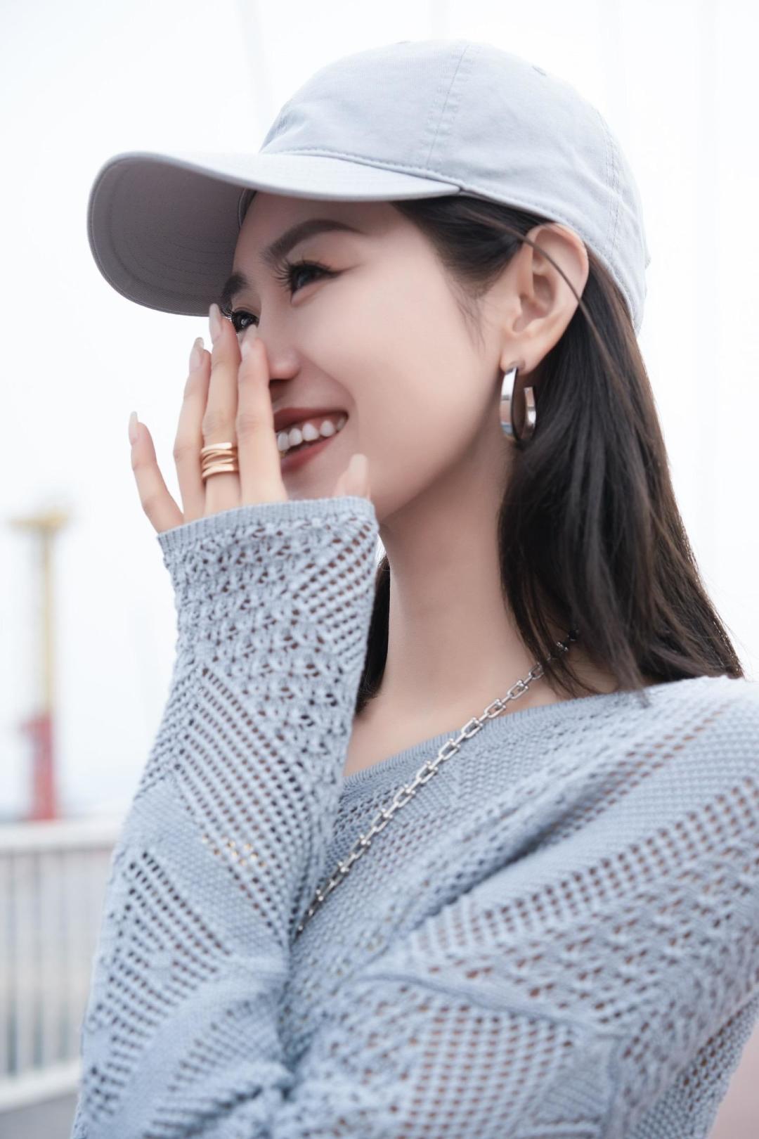 Stylish High-Quality Women’s Suit with Cece-Sharp Design and Knit Detail. - 图片 3