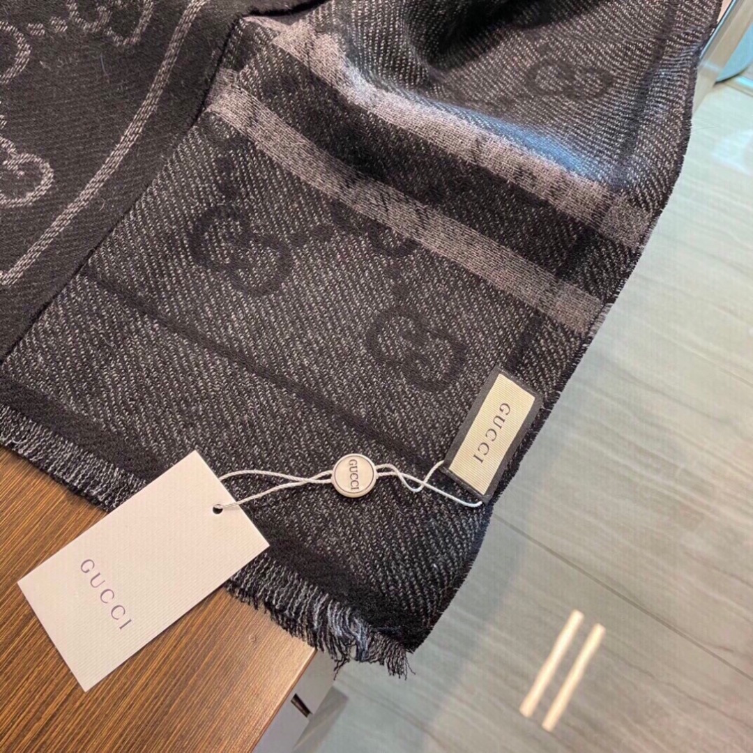 古奇【双G提花双面】款式经典，男女都可以 大方时髦，不过时，随便什么时候拿出来戴都好看。Gucci这款限