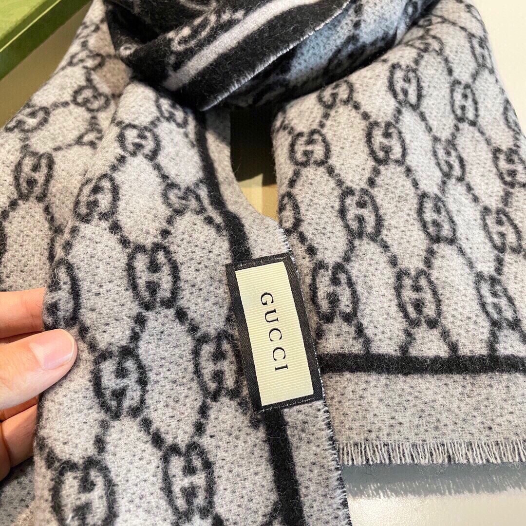 古奇【双G提花双面】款式经典，男女都可以 大方时髦，不过时，随便什么时候拿出来戴都好看。Gucci这款限