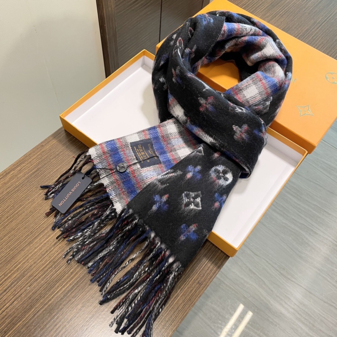 超级大爆款专柜同步 经典设计完美，若隐若现的lv标志，强烈推荐手慢无‼️千万别去专柜买‼️代购就要380