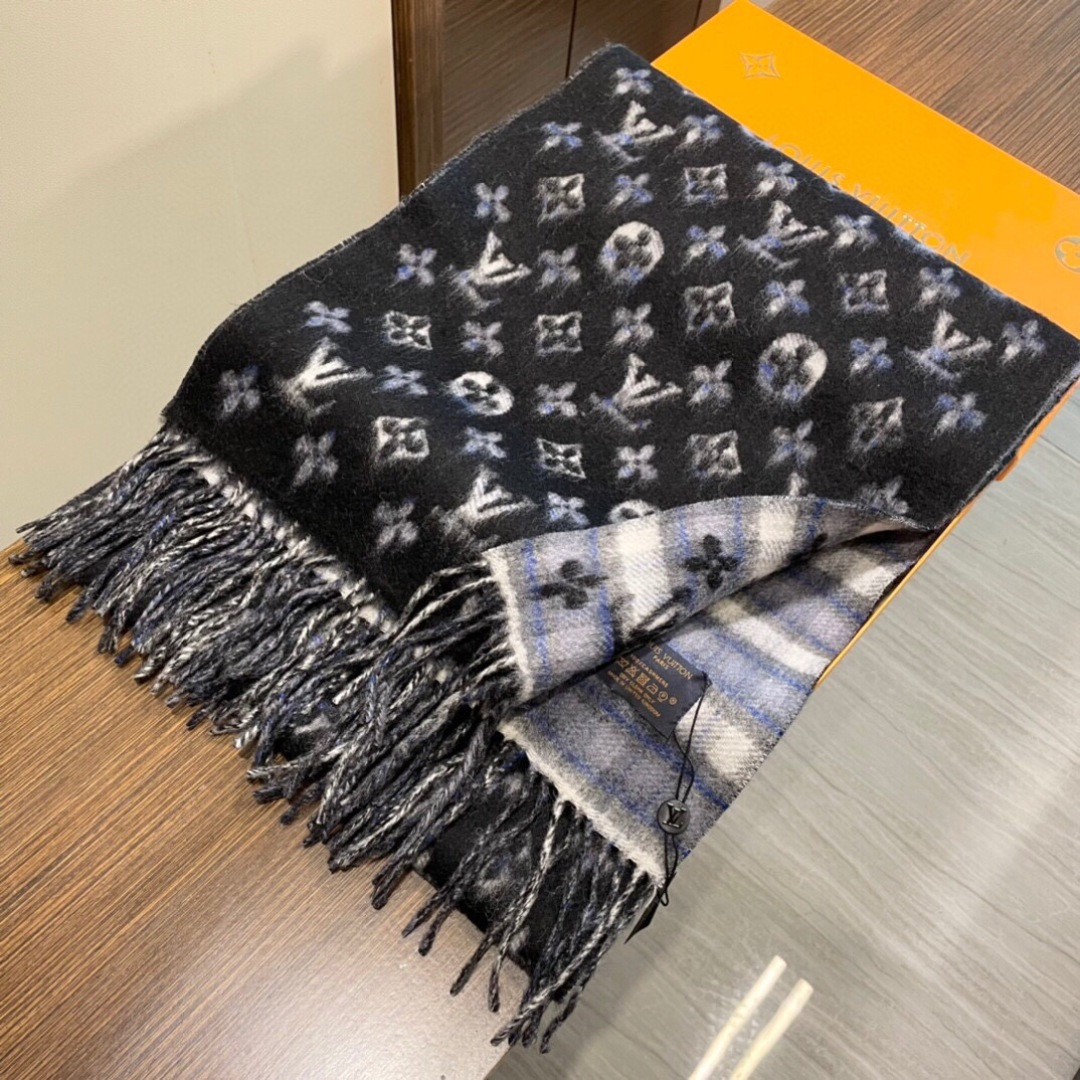 超级大爆款专柜同步 经典设计完美，若隐若现的lv标志，强烈推荐手慢无‼️千万别去专柜买‼️代购就要380