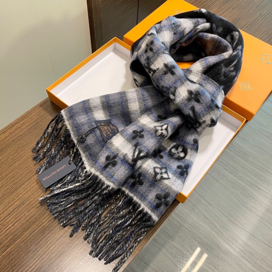 超级大爆款专柜同步 经典设计完美，若隐若现的lv标志，强烈推荐手慢无‼️千万别去专柜买‼️代购就要380