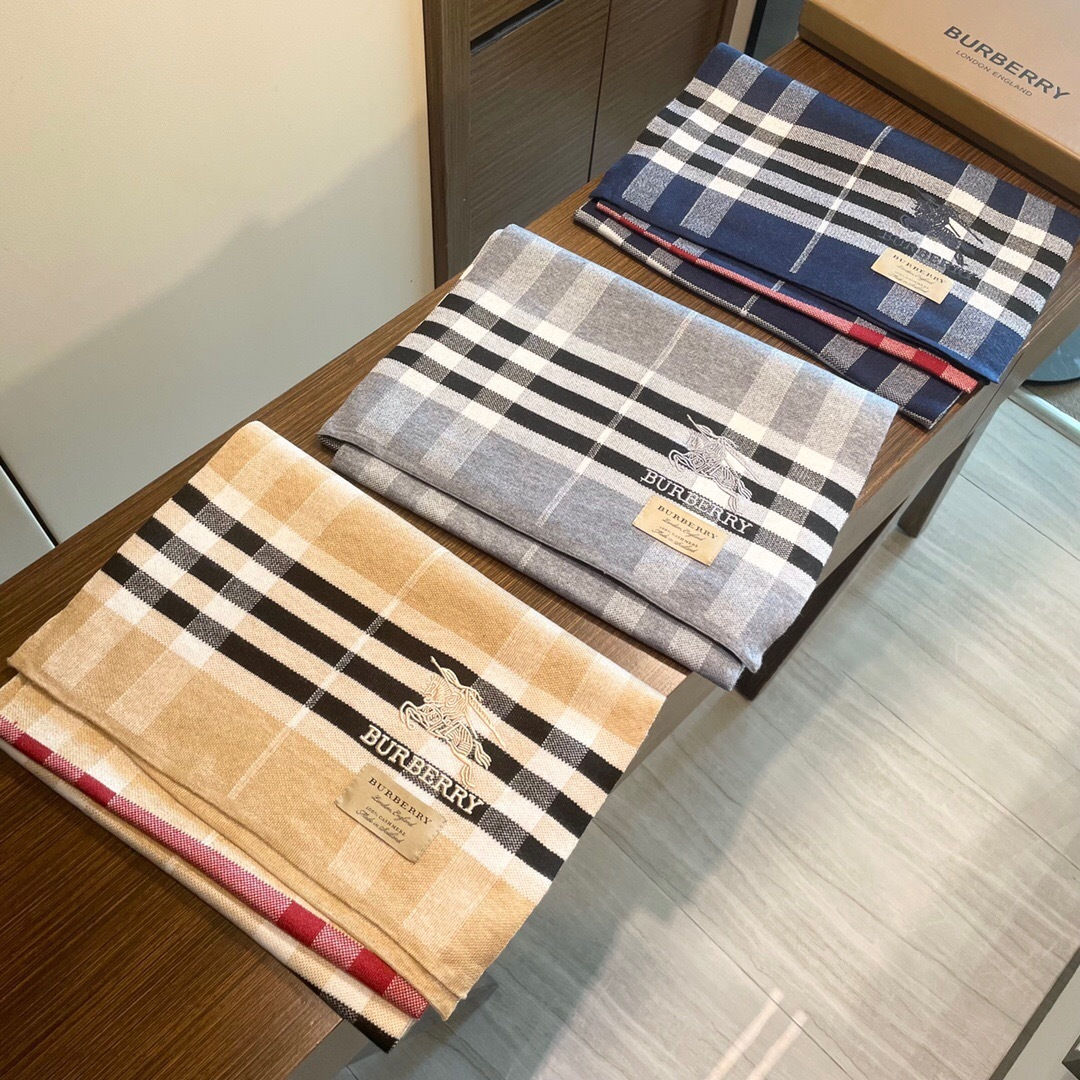 爆款上新 情侣款👍👍B家【经典战马】独家牛货🐂 奢华尽在尺寸之间，高端品质‼️具有超高羊绒品质才会被此品