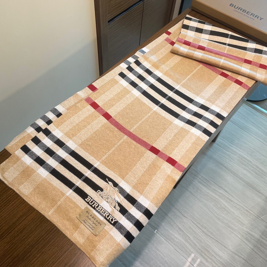 爆款上新 情侣款👍👍B家【经典战马】独家牛货🐂 奢华尽在尺寸之间，高端品质‼️具有超高羊绒品质才会被此品