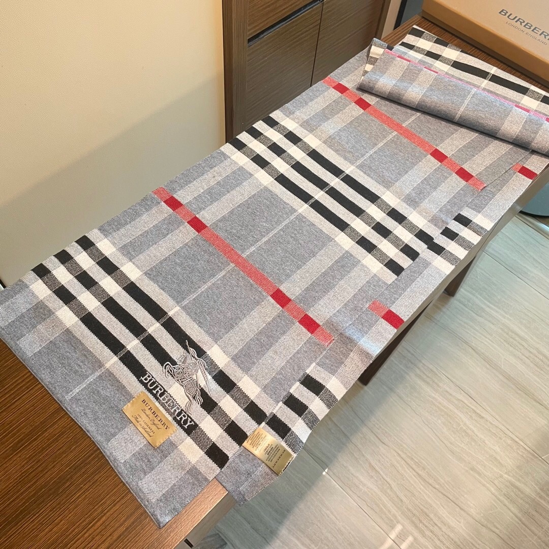 爆款上新 情侣款👍👍B家【经典战马】独家牛货🐂 奢华尽在尺寸之间，高端品质‼️具有超高羊绒品质才会被此品