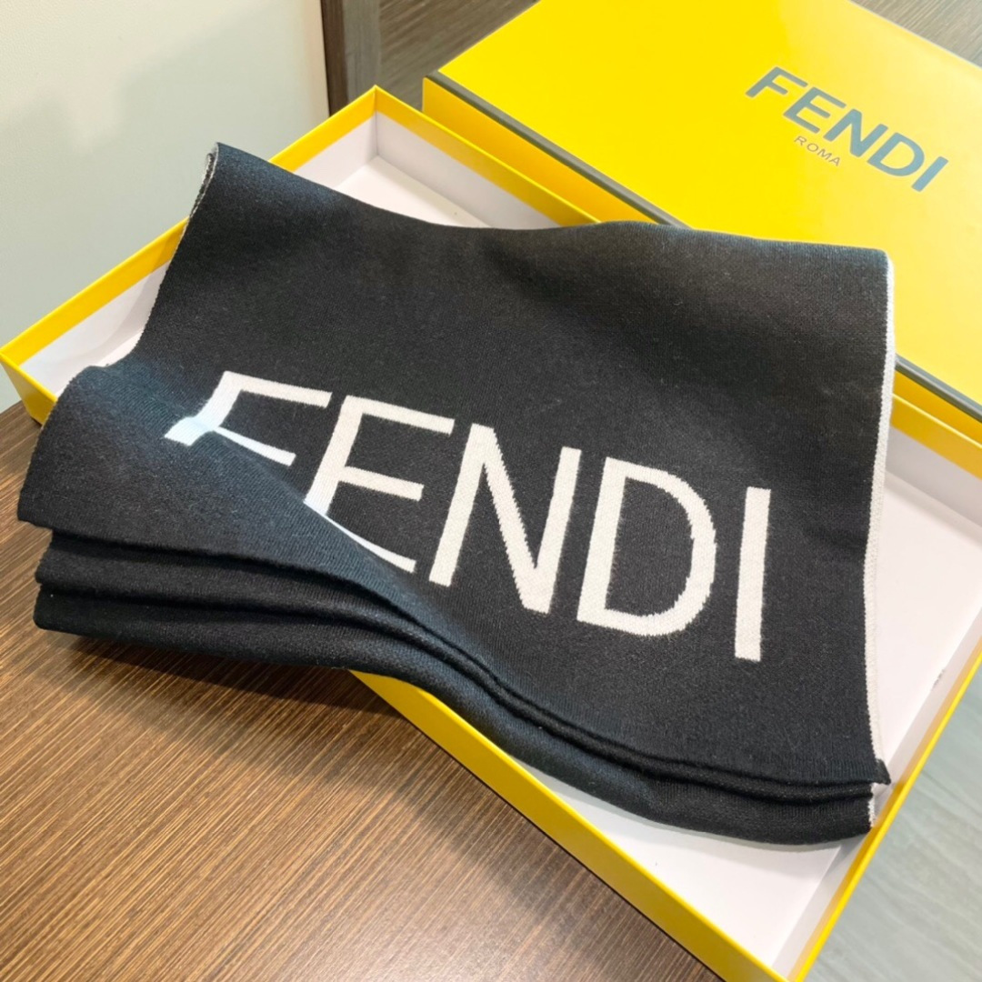 爆款上新 情侣款👍👍F家独家牛货🐂 奢华尽在尺寸之间，高端品质‼️具有超高羊绒品质才会被此品牌青睐‼️这