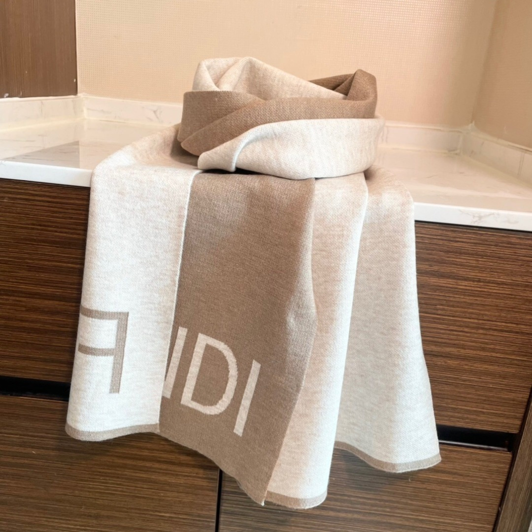 爆款上新 情侣款👍👍F家独家牛货🐂 奢华尽在尺寸之间，高端品质‼️具有超高羊绒品质才会被此品牌青睐‼️这