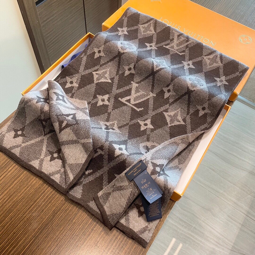 超级大爆款专柜同步 经典设计完美，若隐若现的lv标志，强烈推荐手慢无‼️千万别去专柜买‼️代购就要380