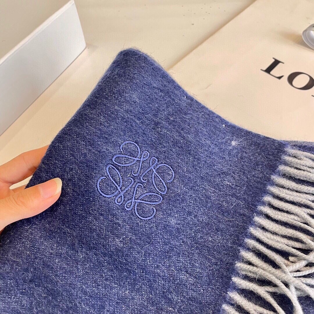 Loewe罗意威今年最新的订单(讲真，送人自用百分推荐)SviP推荐(自留.品质绝对放心).真心觉得可以